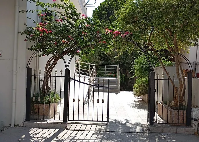 Giannis Valeria Nyaraló Rhodes City
